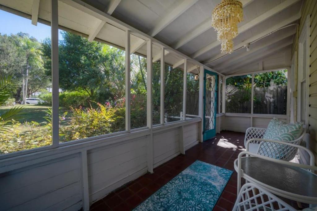 Serene Beachy Bungalow With Large Screened Porch! Tampa Exteriör bild