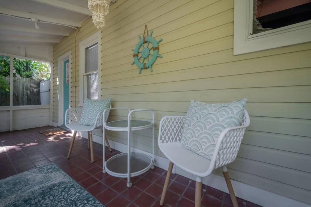 Serene Beachy Bungalow With Large Screened Porch! Tampa Exteriör bild