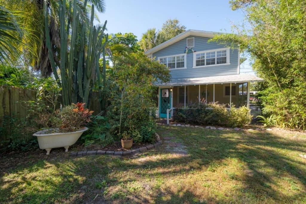 Serene Beachy Bungalow With Large Screened Porch! Tampa Exteriör bild