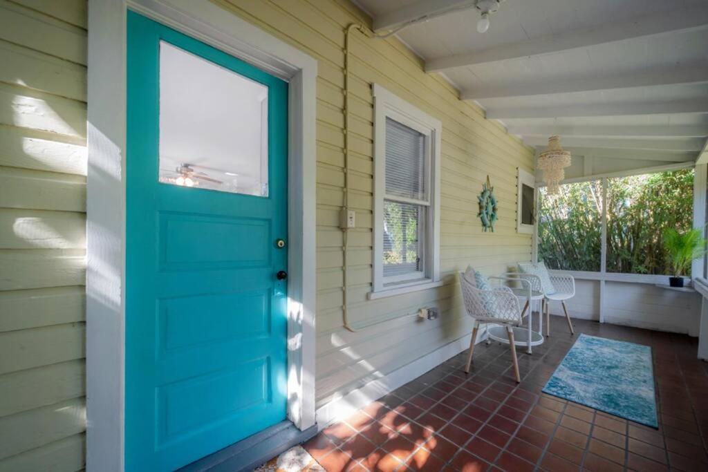 Serene Beachy Bungalow With Large Screened Porch! Tampa Exteriör bild