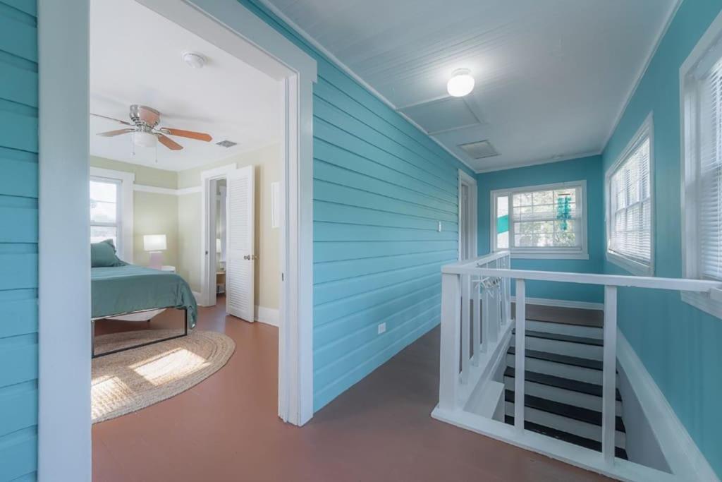 Serene Beachy Bungalow With Large Screened Porch! Tampa Exteriör bild