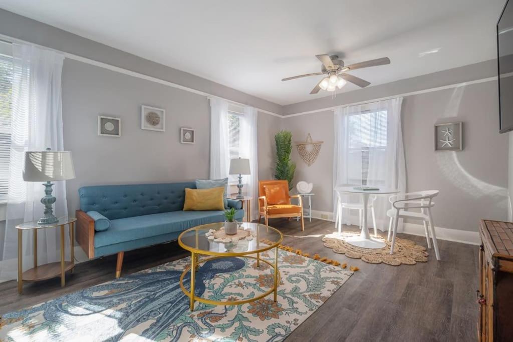 Serene Beachy Bungalow With Large Screened Porch! Tampa Exteriör bild